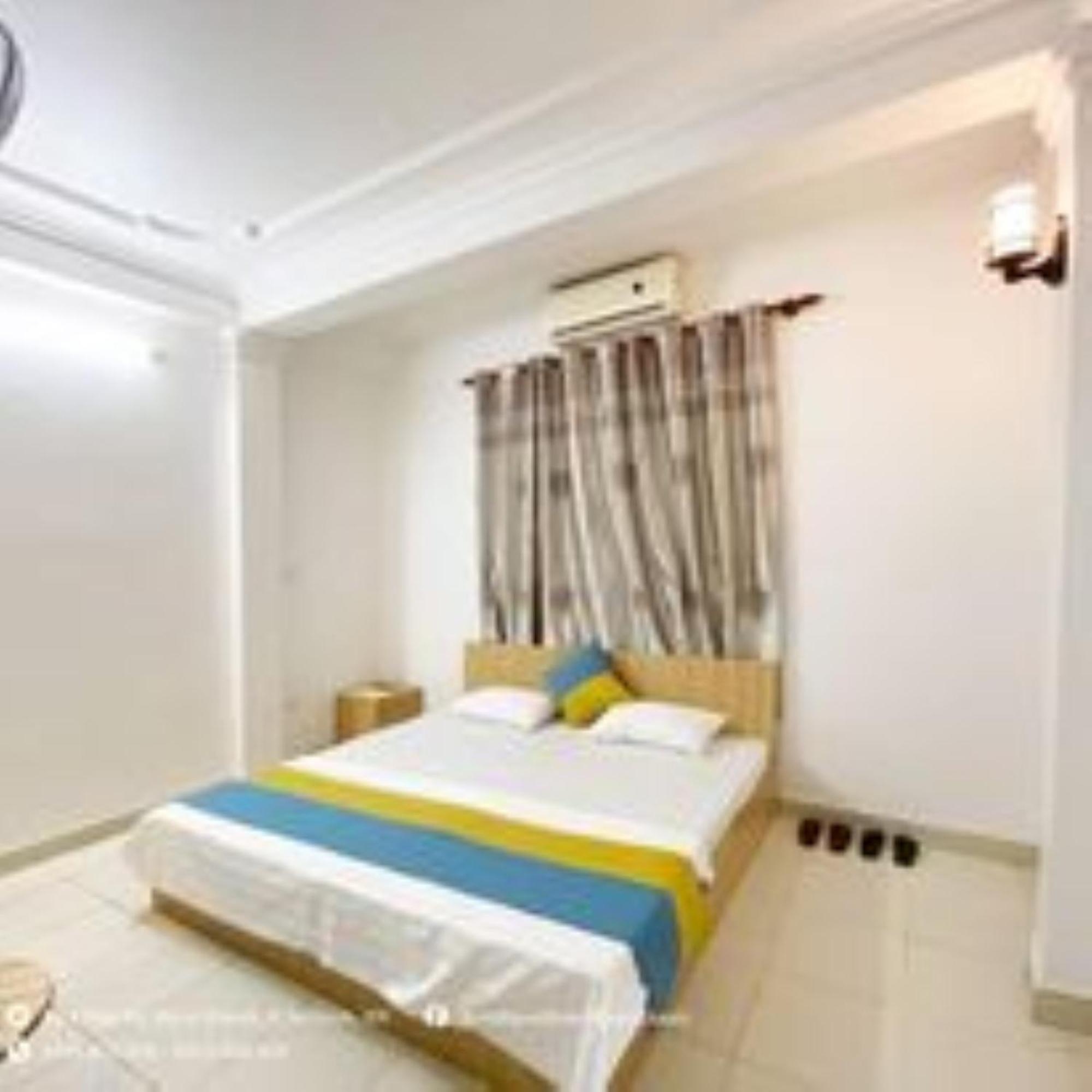 Bich Ngoc Ha Noi Hotel *
